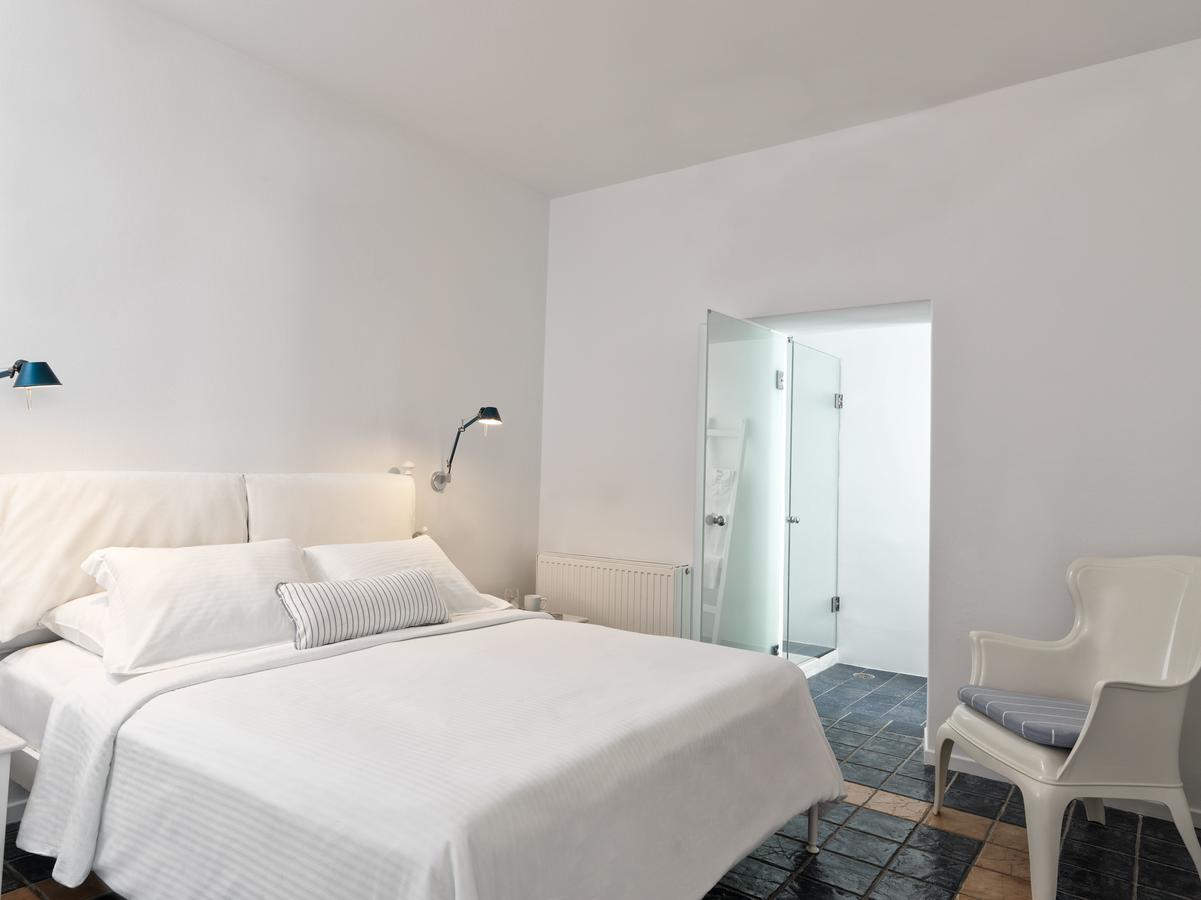 Lilium Hotel Santorini Фіра Екстер'єр фото